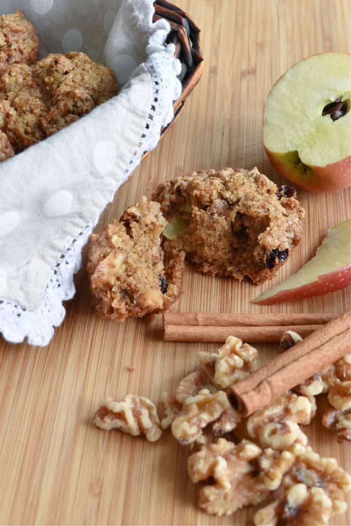 Apple spice muffins