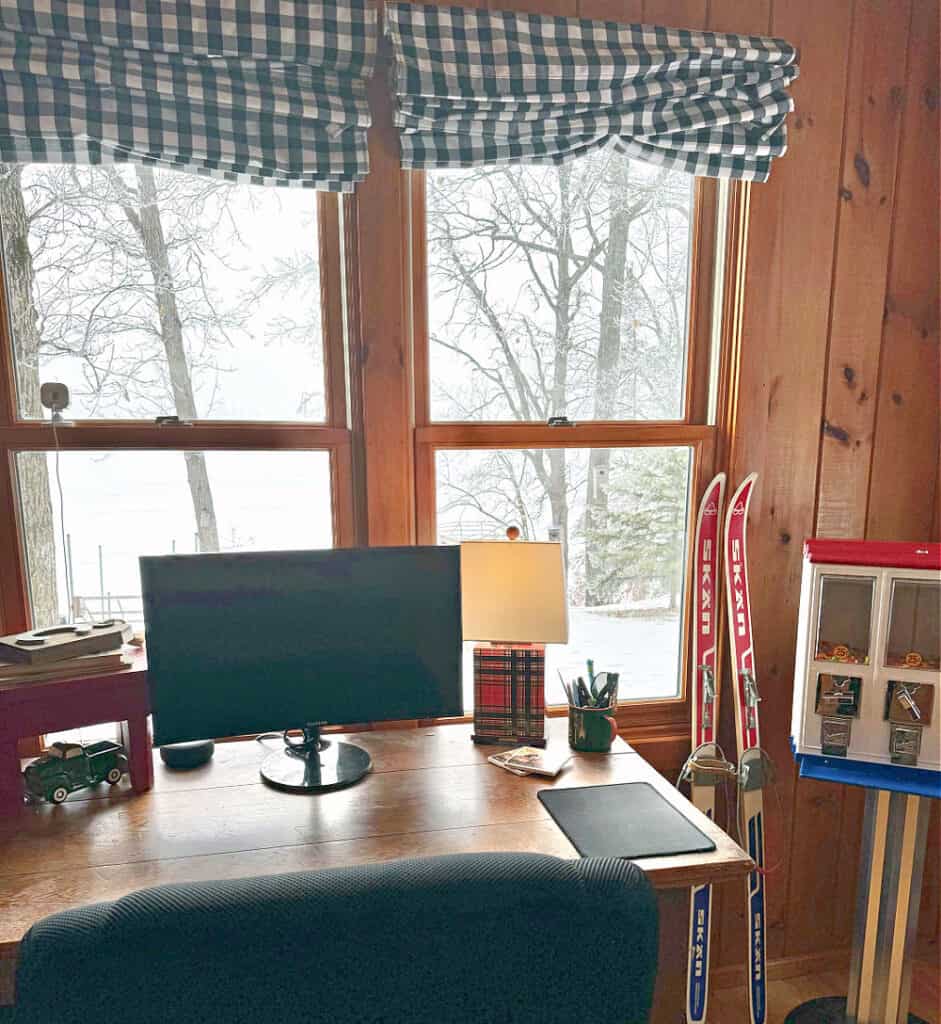 Vintage skis & old gumball machine as cabin decor.