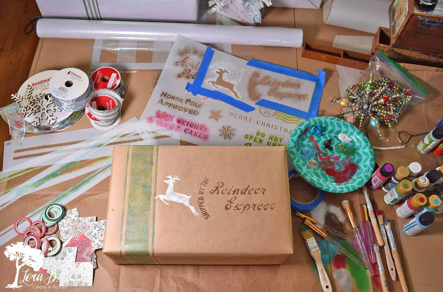 Christmas gift wrapping ideas with stencils