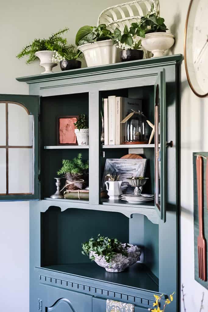 9 Easy Ways to Decorate with Thrifted Bread Boards - Robyn's French Nest