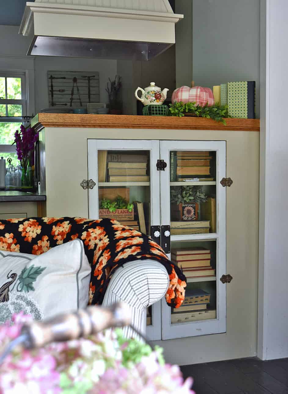 9 MustHaves for Creating a Cozy Sitting Area in the Kitchen Lora BloomquistCreate & Ponder