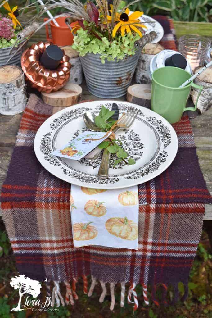 fall picnic table setting ideas
