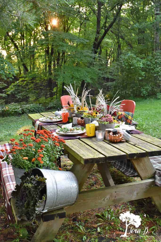 fall picnic table setting ideas