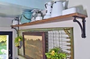 farmhouse-styled summer shelf ideas