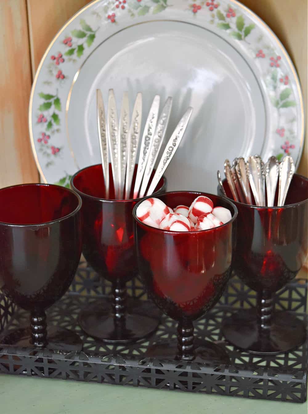 35+ Decorative Bowl Filler Ideas for Beautiful (& easy) Winter and