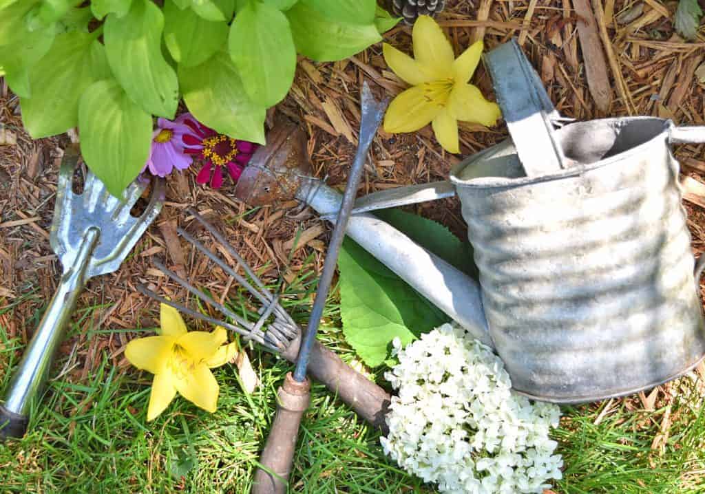 decorating ideas for old garden tools