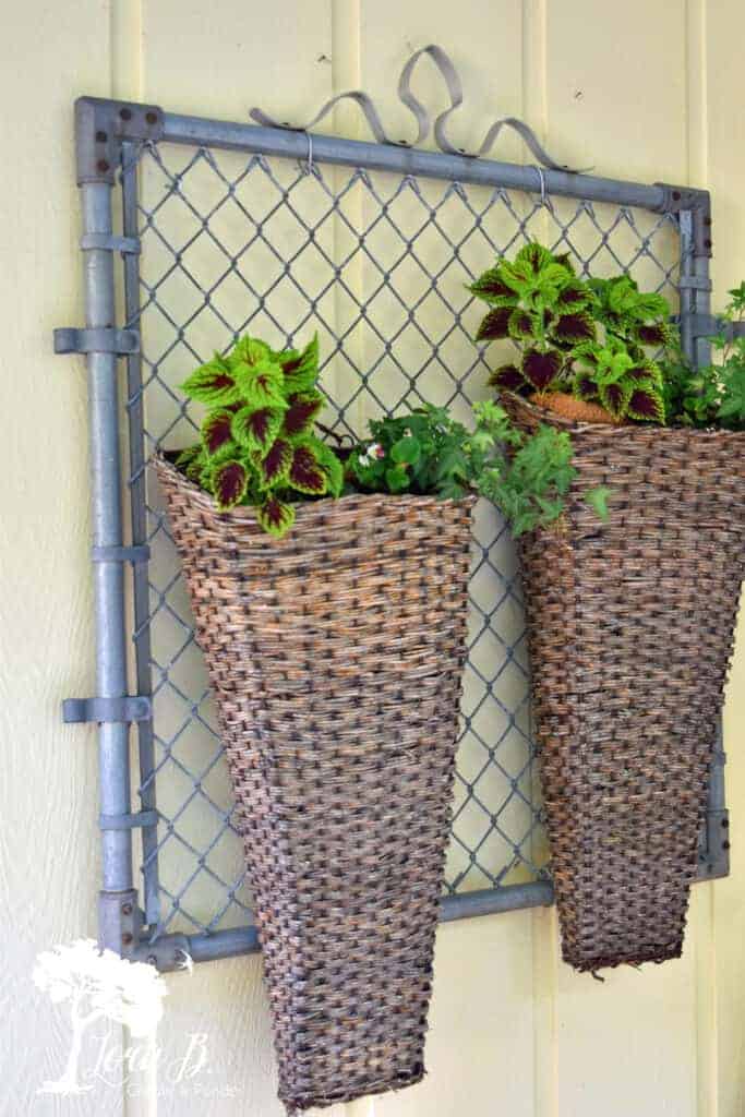 outdoor decor ideas using vintage