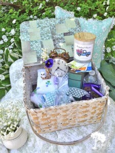 Learn what handy items you should include in this Welcoming Guest Room Basket Ideas