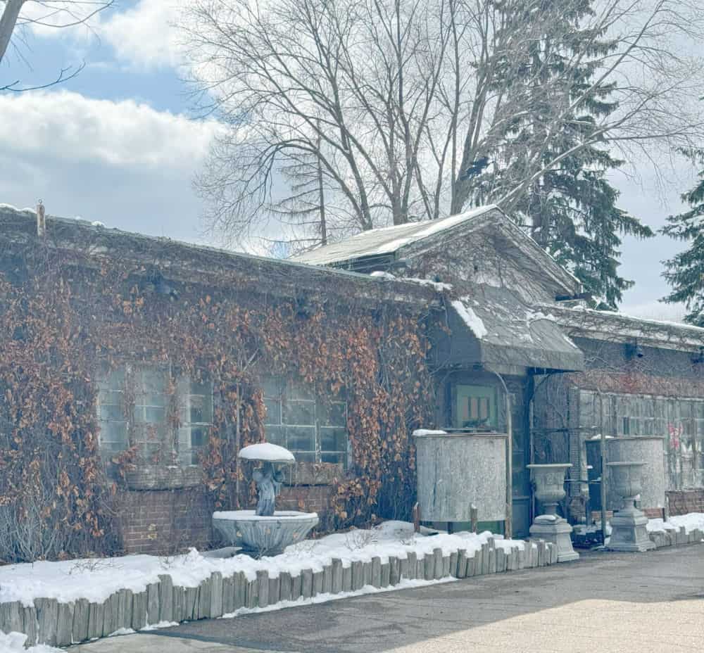 Front of floral gift shop.