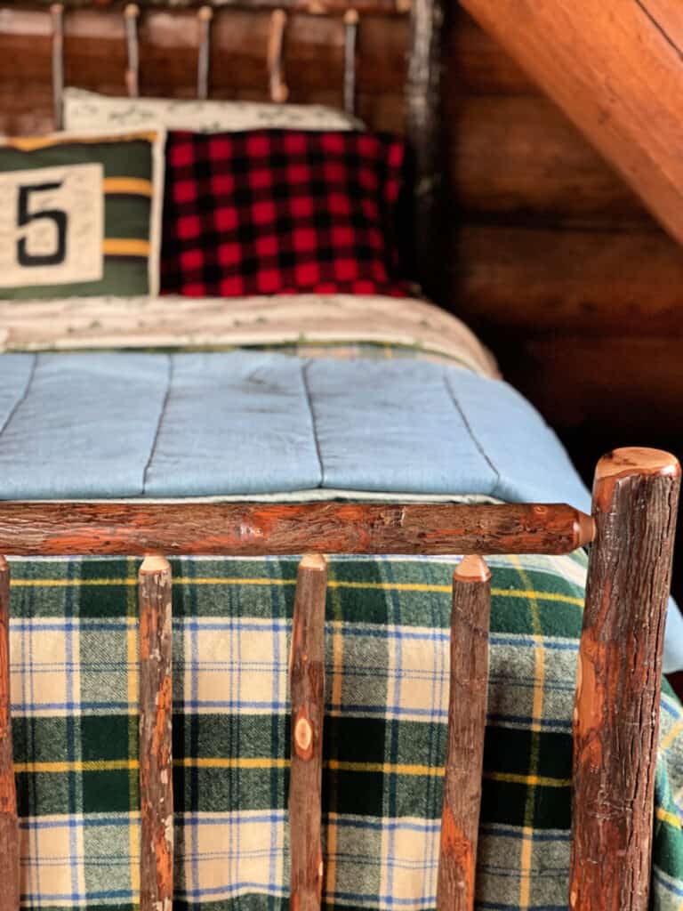 Cabin log bed