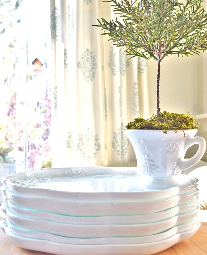 Milkglass luncheon set