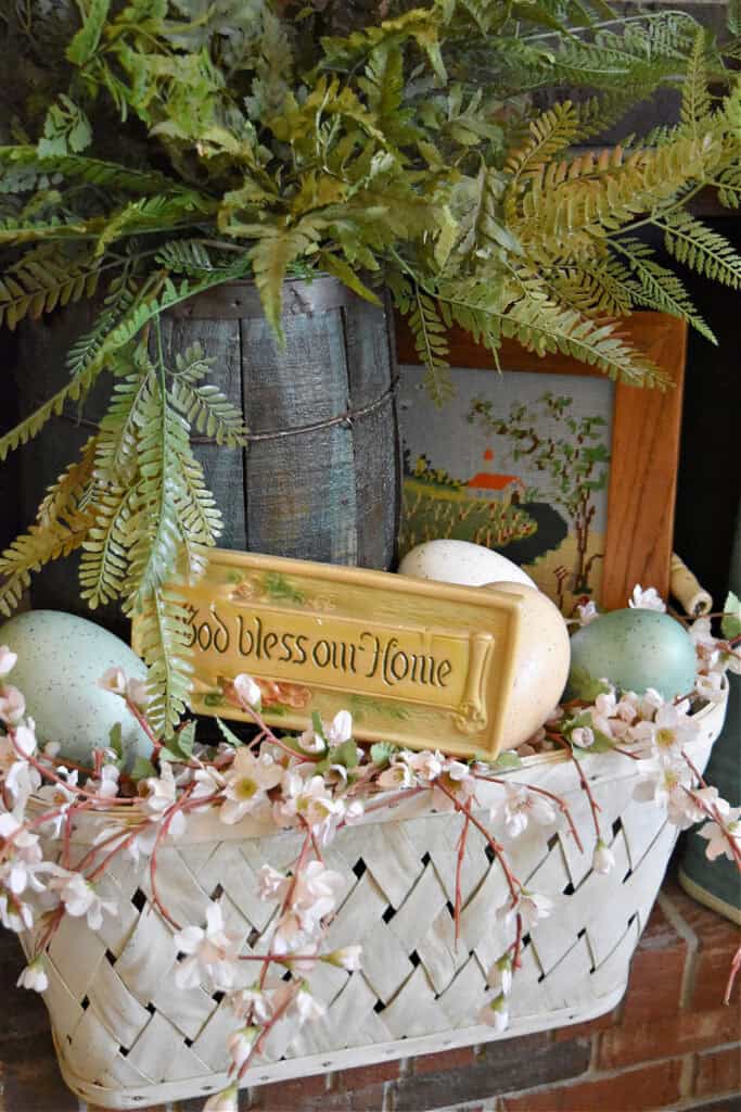 Vintage Easter decor on mantel.