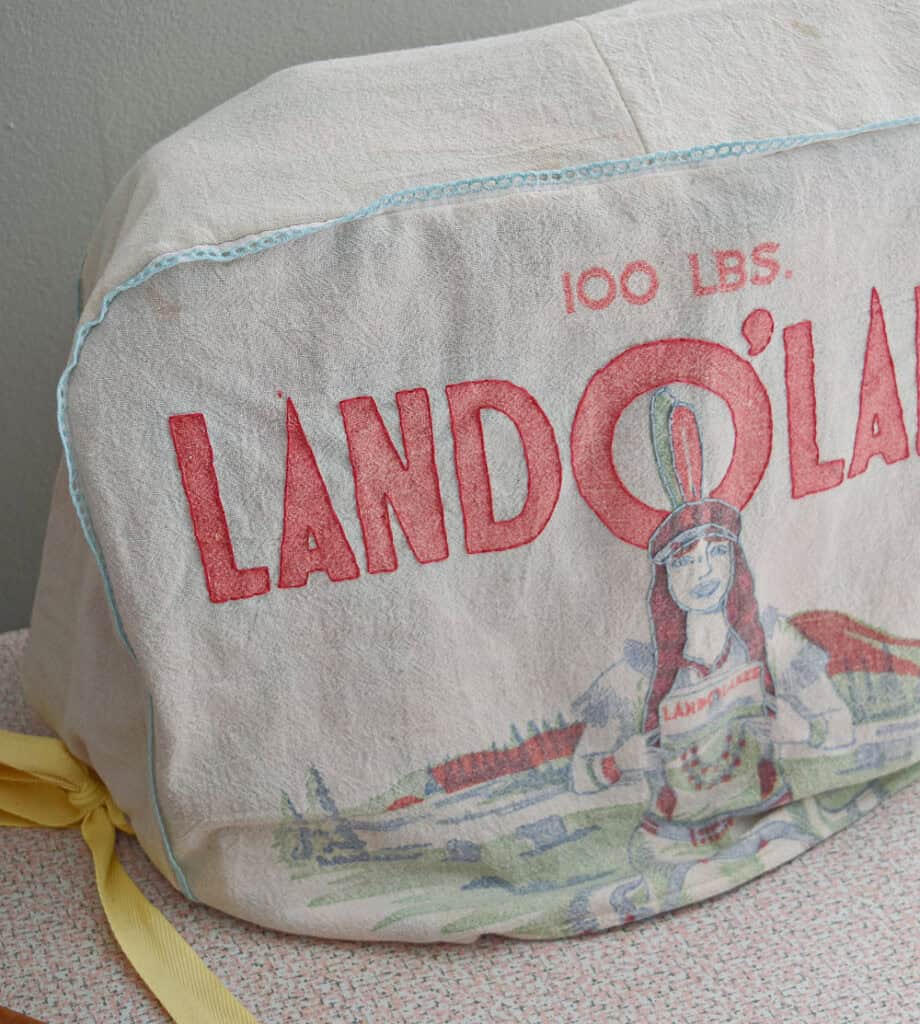 Vintage feed sack sewing machine cover, handmade.