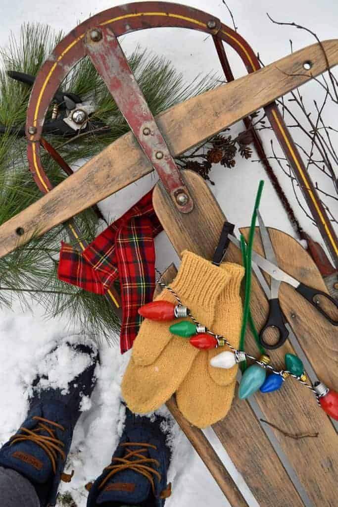 10 Ways to Decorate a Vintage Sled