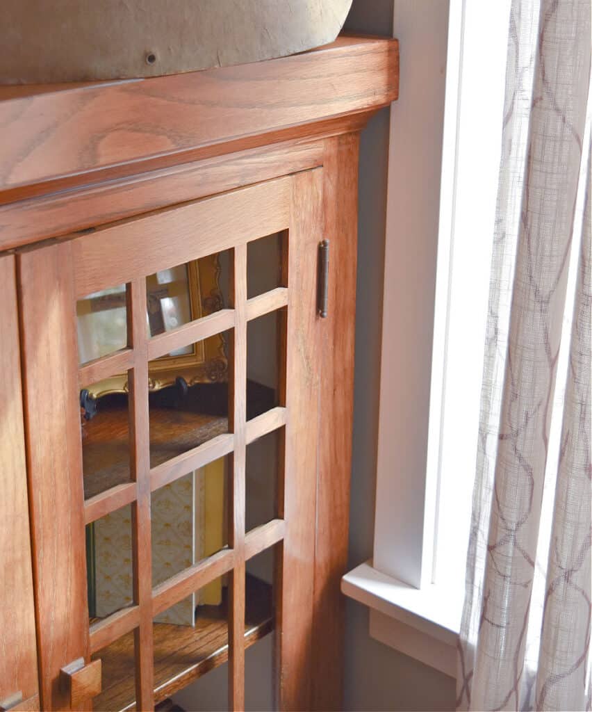 Detail of wood built in.