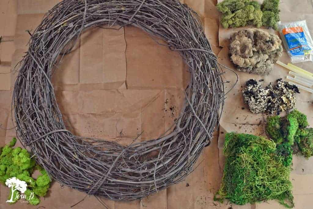 Easy DIY Dried Moss & Lichen Wreath Kit - 2 Sizes