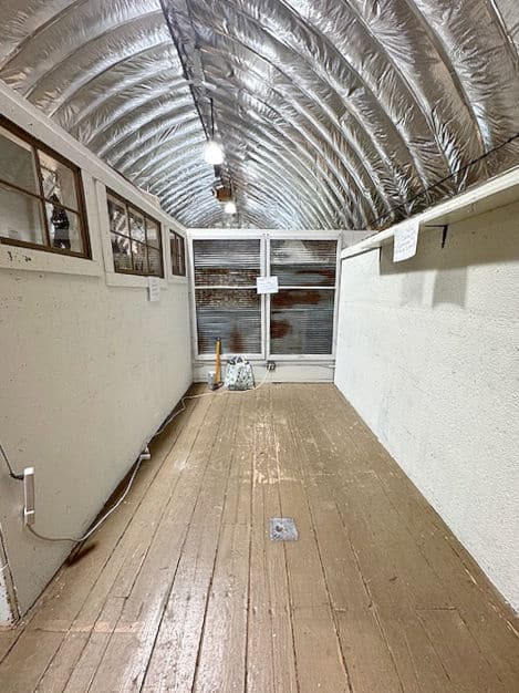 Empty vintage shop dealer space.