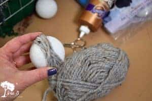Easy Yarn Ball Centerpiece How To