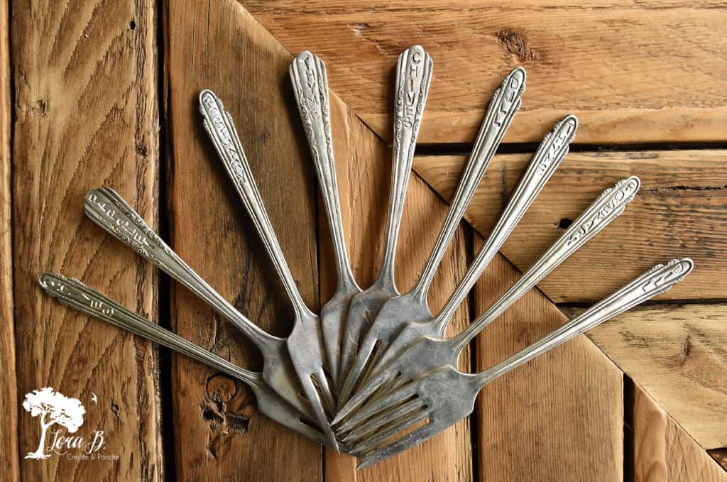 Fork plant markers