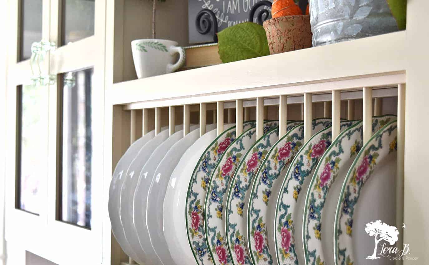 Vintage Farmhouse Spring Decor in the Kitchen - Lora Bloomquist