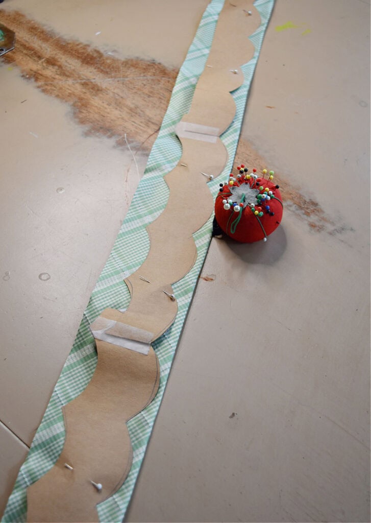 DIYing scalloped fabric trim.