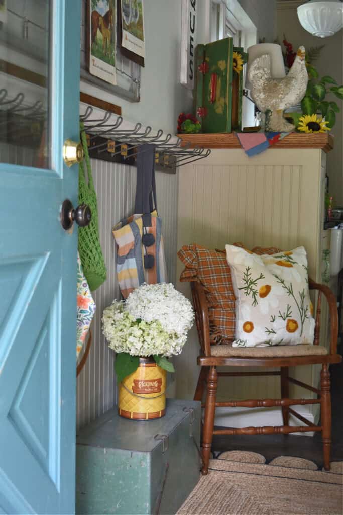 Entryway decorated with colorful vintage style.