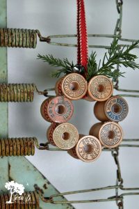Vintage Thread Spool Mini Wreath How-To
