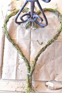 rustic Valentine wreath how to