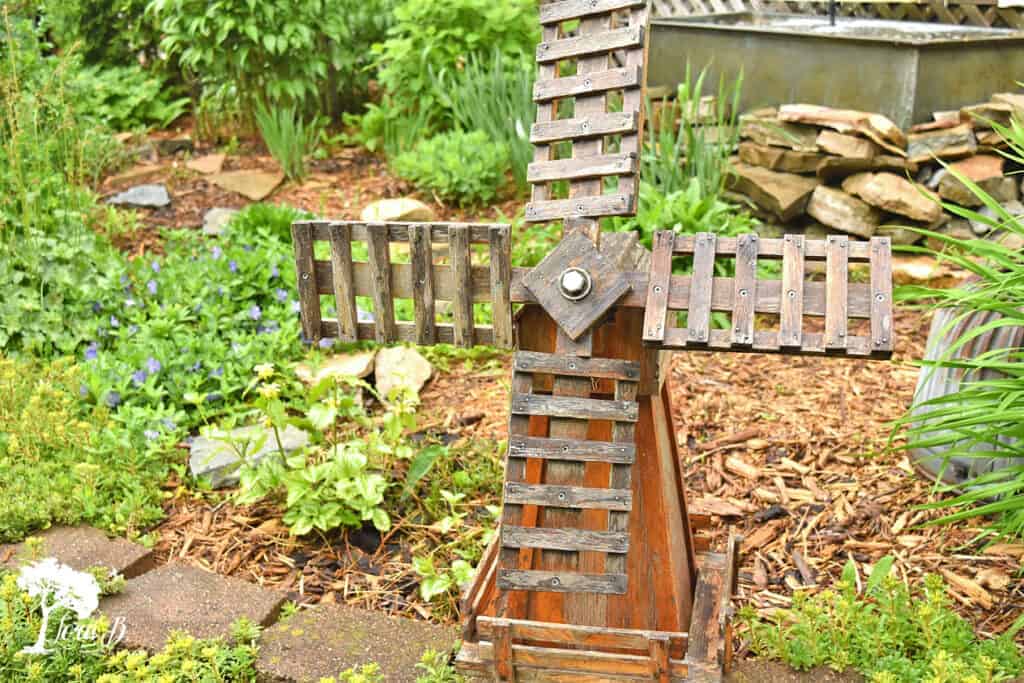 outdoor decor ideas using vintage