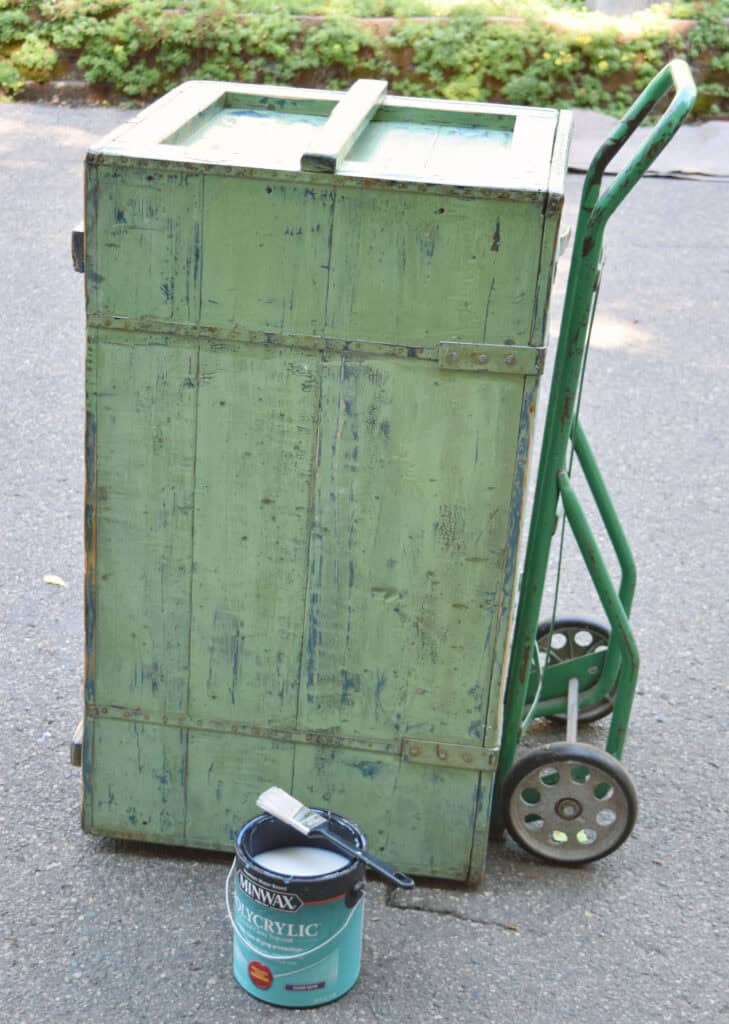 Antique green wooden trunk.