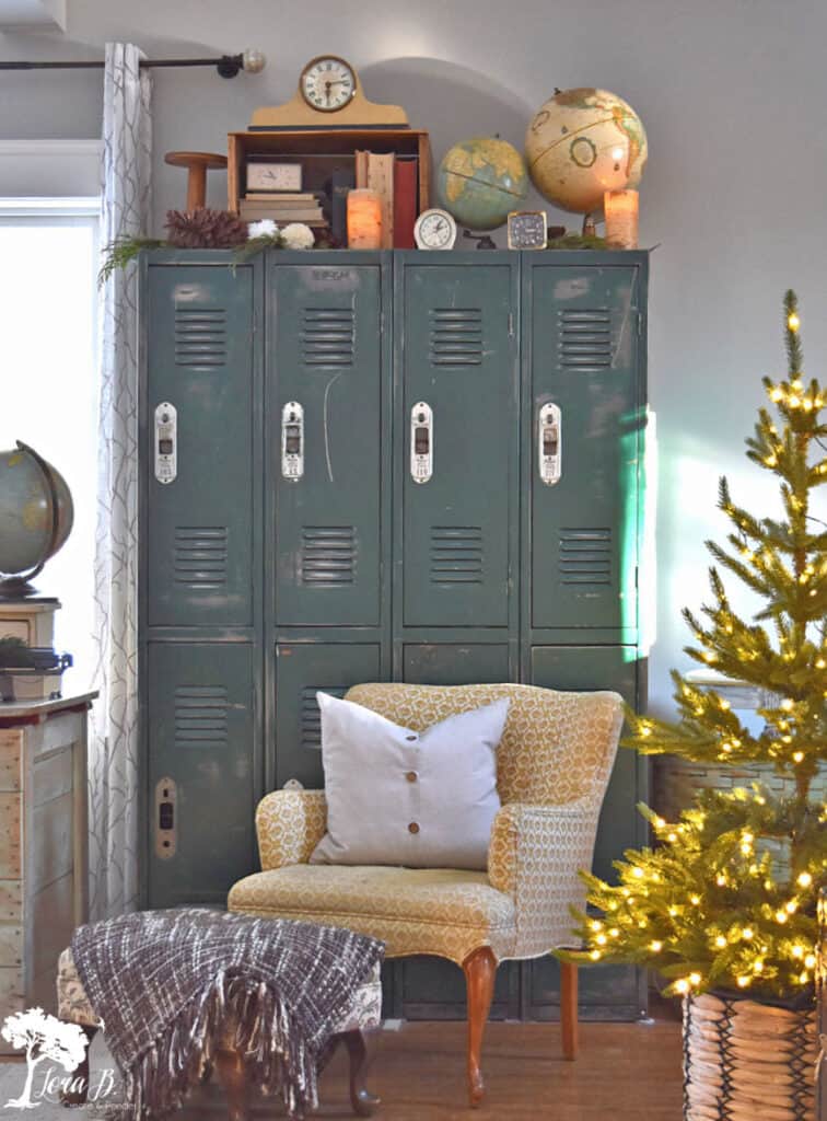 https://lorabloomquist.com/wp-content/uploads/Winter-Living-Room-Lockers-756x1024.jpg