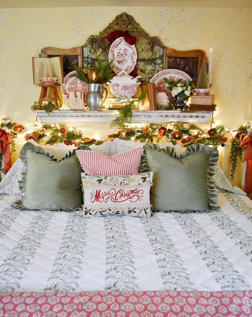 Vintage style Christmas decorated bedroom with classic red and green.